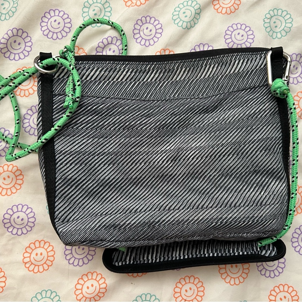 Lululemon Patch Logo Crossbody - image 3